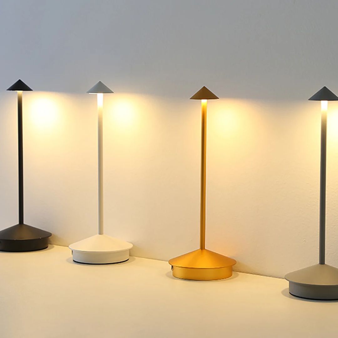 Robyn Arrow LED Table Lamp | Bowlift