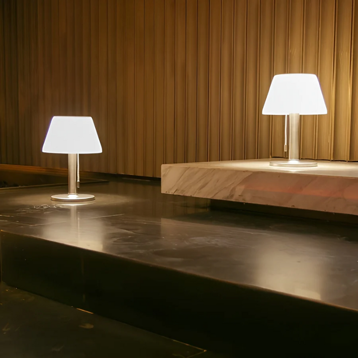 Stylish Solar Table Lamp - SolarLuxe | Bowlift