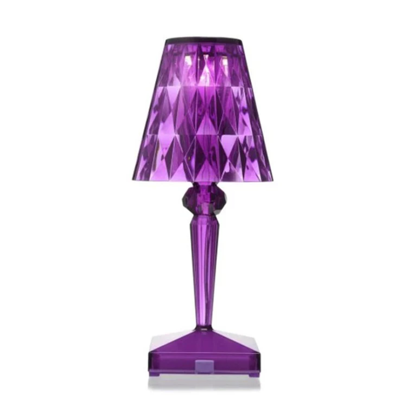 Chic Table Lamp with Crystal Design - CrystalLuxe | Bowlift