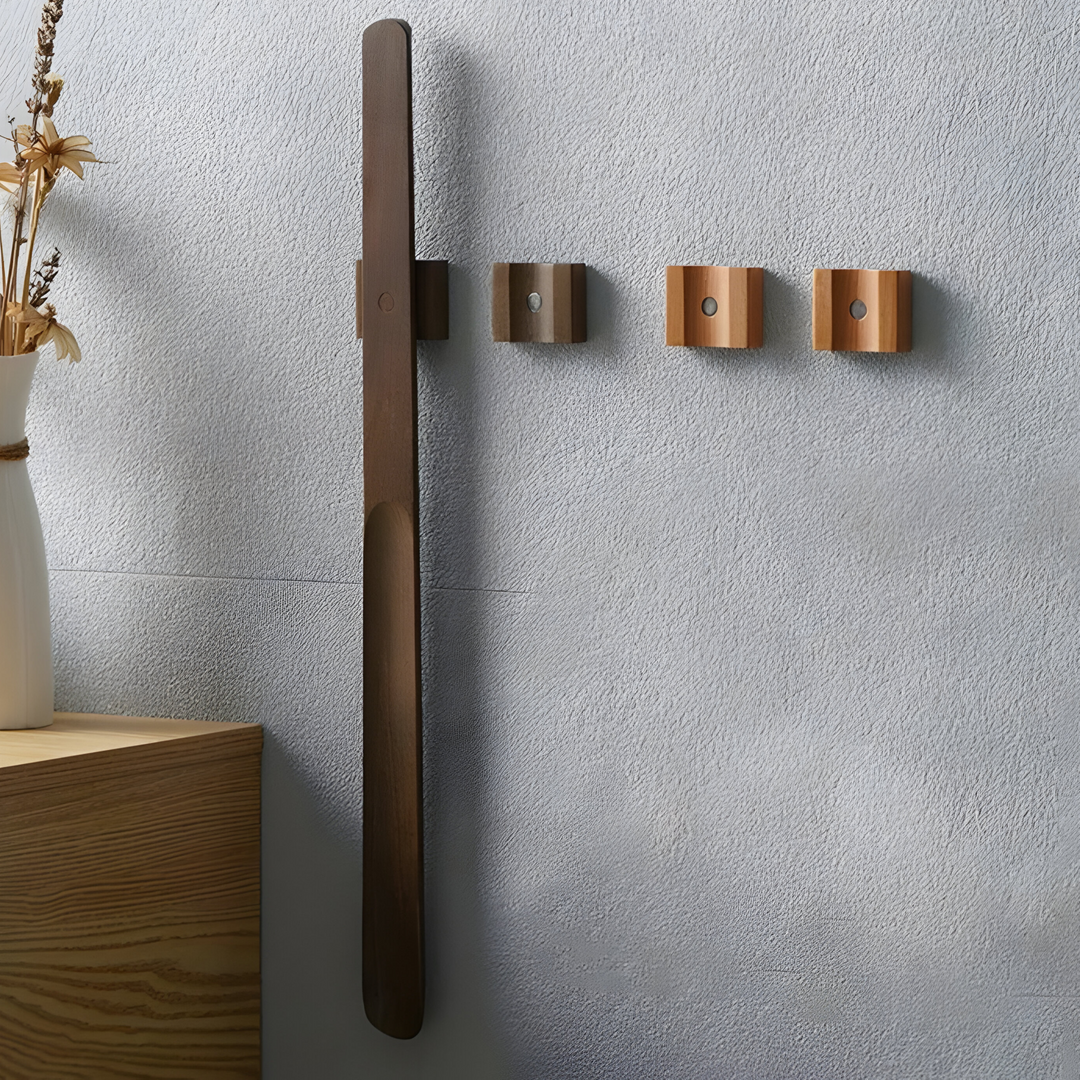 KomfortKick - Magnetic Wood Long Shoe Horn | Bowlift