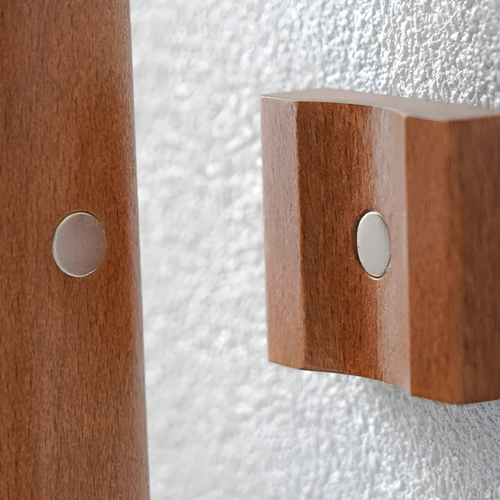 KomfortKick - Magnetic Wood Long Shoe Horn | Bowlift