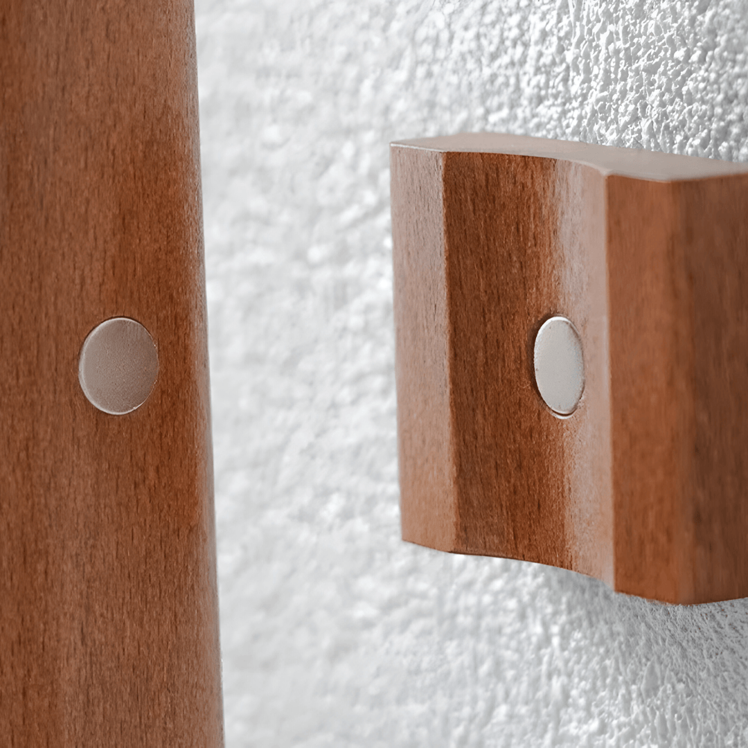 Long Wooden Shoe Horn with Magnet and Wall Holder 55 cm | Bowlift