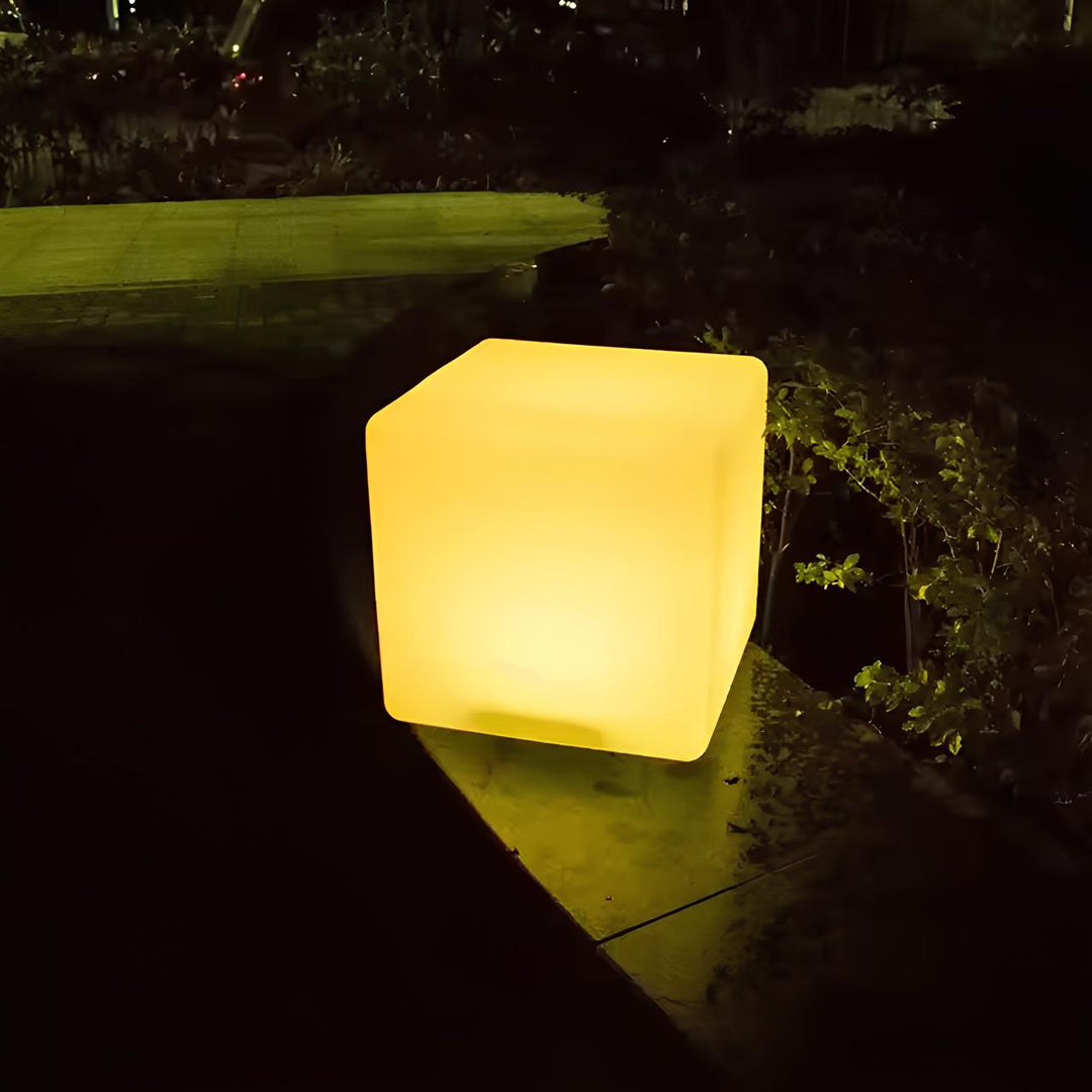 BowLift | Cubic Garden Light
