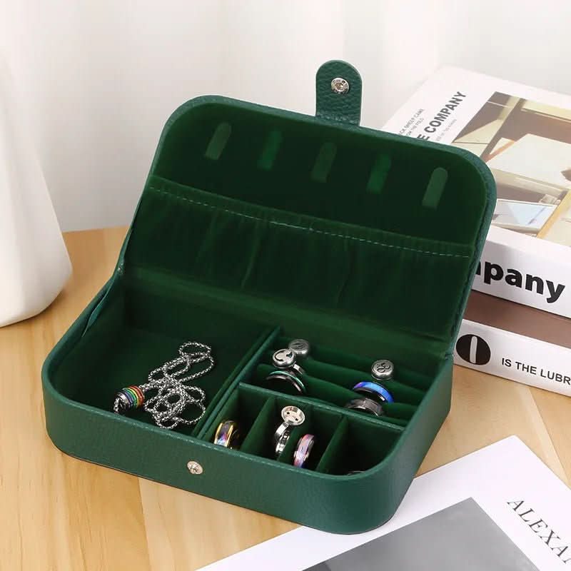 BowLift | Mini jewelry box made of velvet for travel & storage