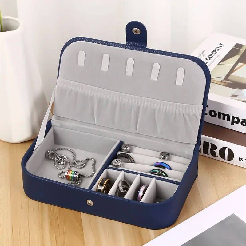BowLift | Mini jewelry box made of velvet for travel & storage
