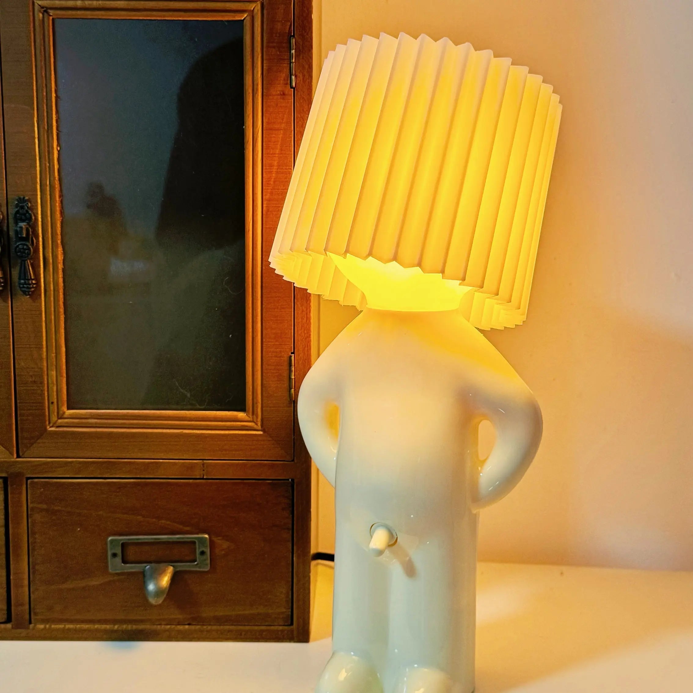 BowLift | Playful LED Table Lamp – Cozy & Creative Light