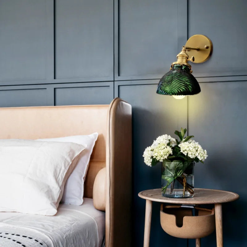 BowLift | Elegant Wall Lamp in Traditional Style