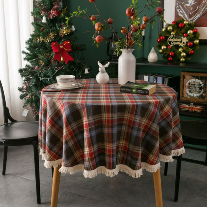 BowLift | Vintage Holiday Plaid Round Tablecloth