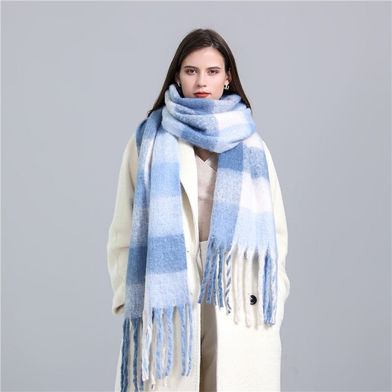 CosyPlaid Scarf – Warm, Trendy Winter Style Bowlift