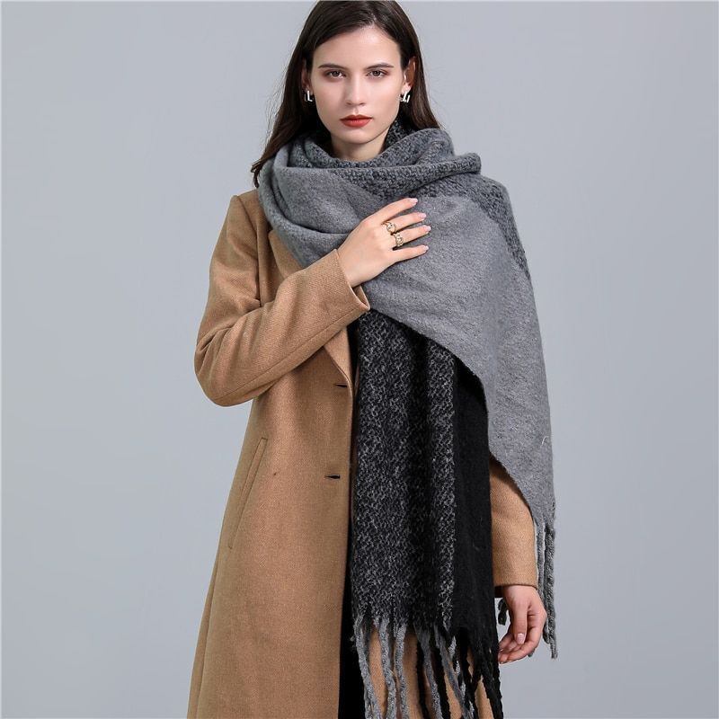 CosyPlaid Scarf – Warm, Trendy Winter Style Bowlift