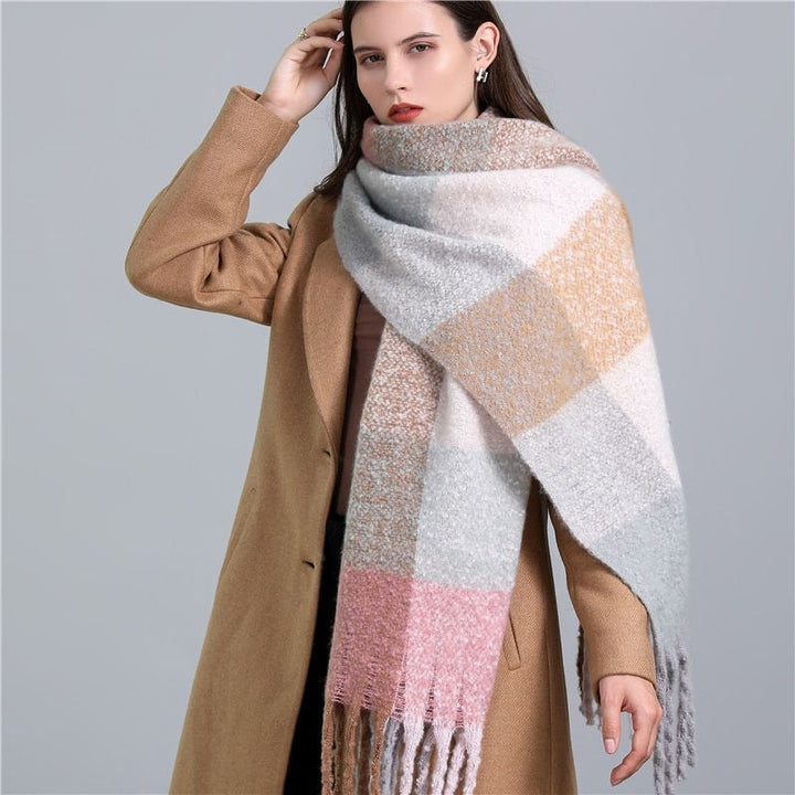 CosyPlaid Scarf – Warm, Trendy Winter Style Bowlift