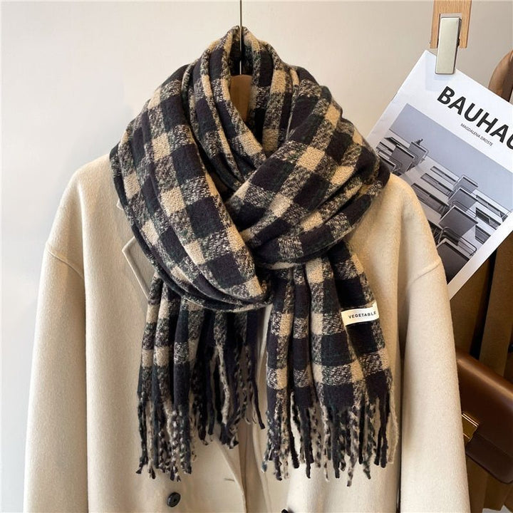 LuxeRuit Scarf - Elegant Winter Accessory for any Outfit Bowlift