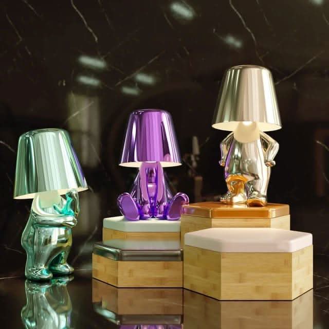 BowLift | Goldie Resin Thinker LED Table Lamp