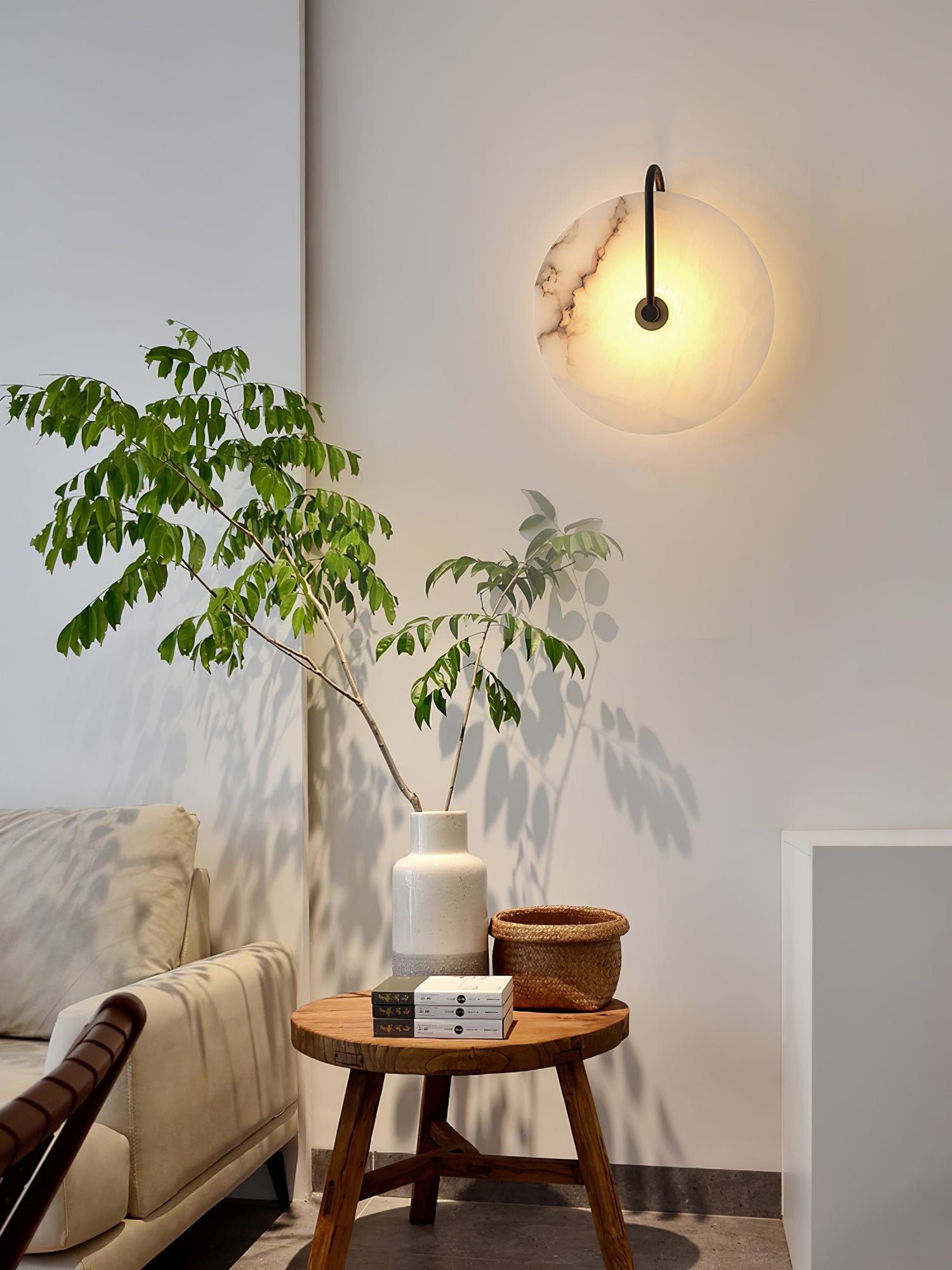 BowLift | White Alabaster Wall Lamp