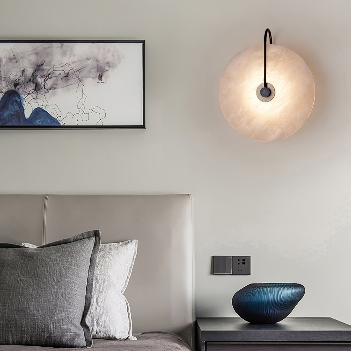 BowLift | White Alabaster Wall Lamp