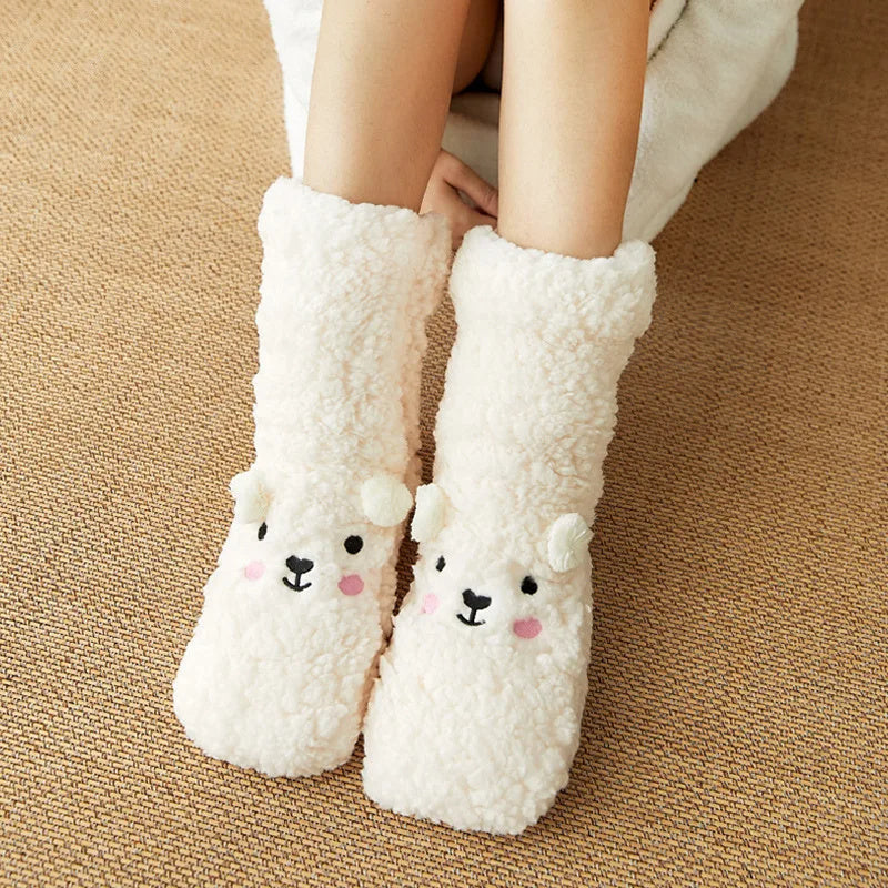 Warm, fluffy bear socks | Bowlift