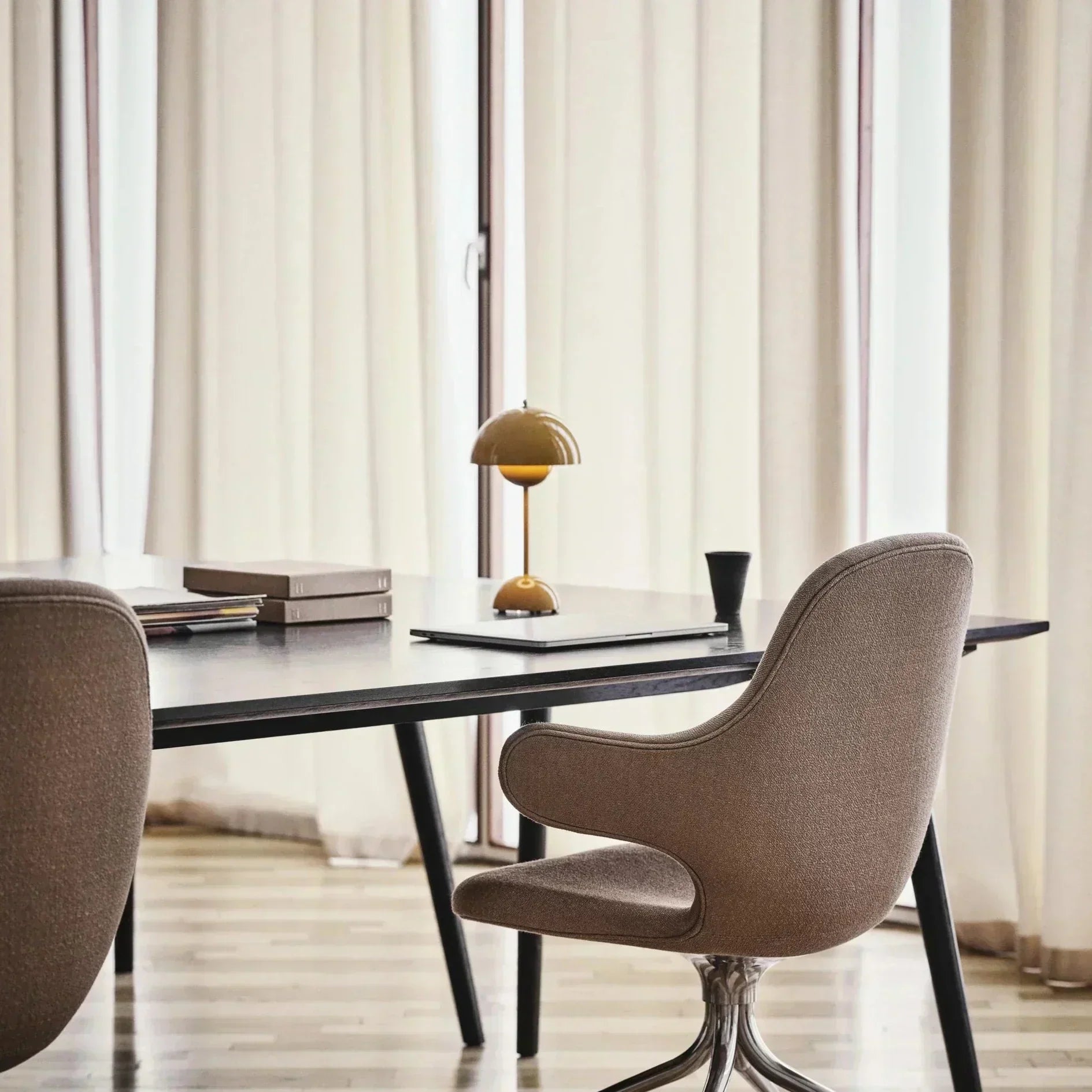 BowLift | LED Mushroom Shaped Lamp for a Warm Atmosphere