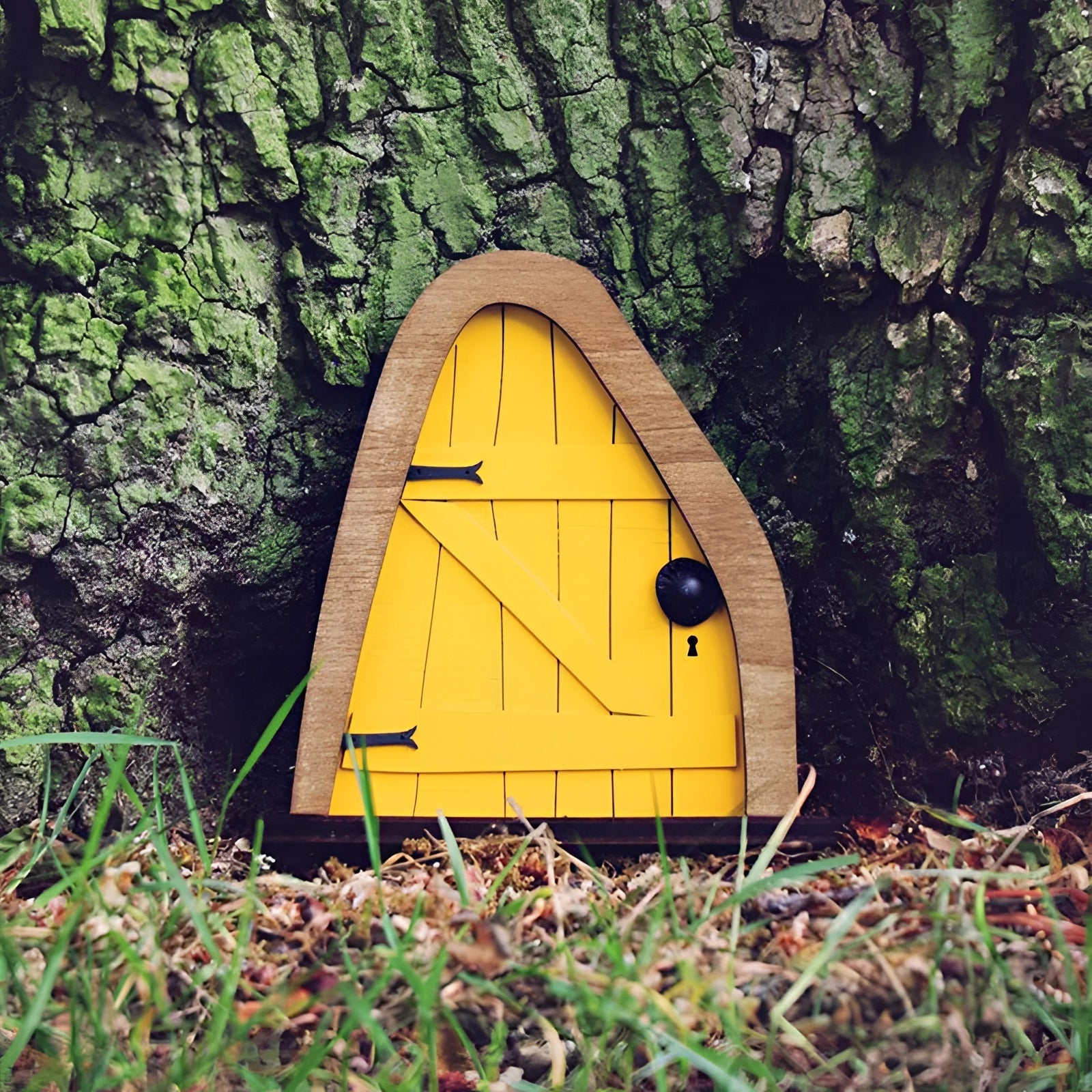 BowLift | Garden Ornament Miniature Wooden Fairy Door