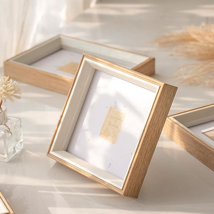 ElegantFrame – Luxury Photo Frame with Golden Edge Bowlift