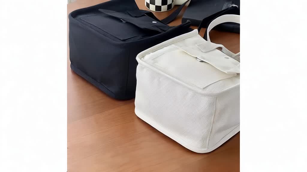 BowLift | UrbanEase Canvas Slingbag – White Shoulder Bag with Magnetic Closure and Adjustable Strap