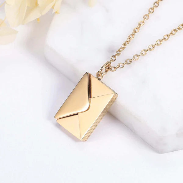 BowLift | Love Chain - Loving letter necklace for your loved one