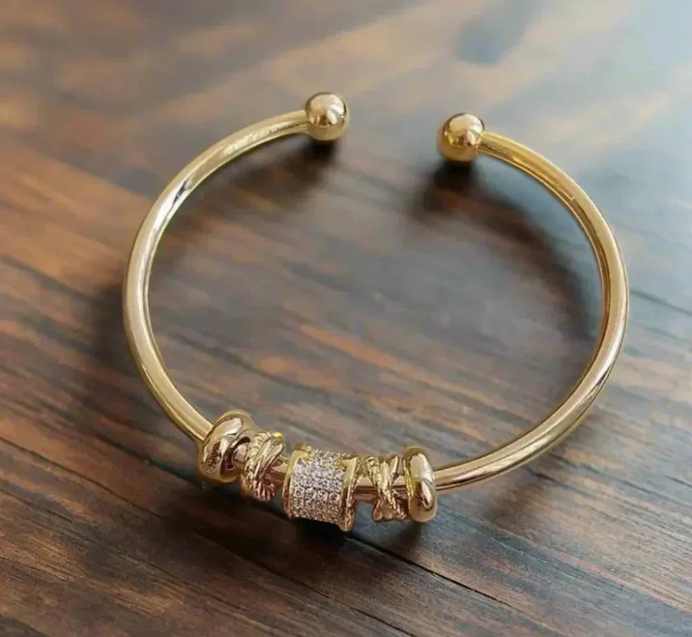 BowLift | Adjustable bracelet with golden charms
