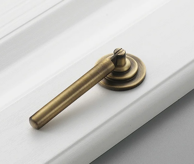 Bronvella ArcRetro Furniture Handle in Antique Copper Bowlift