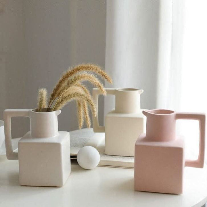 BowLift | AMALVIA – Elegant ceramic vase in Mediterranean style