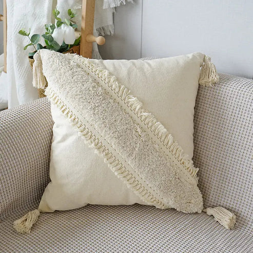 BowLift | Decorative Cushion with Texture Pattern and Fringes