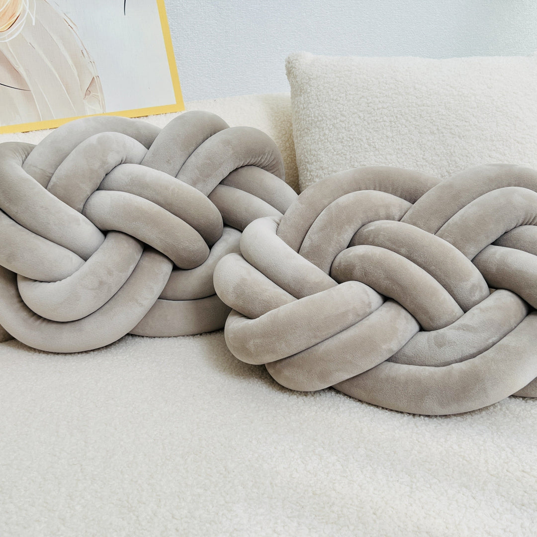 CozyPlush Set with 2 Plush Decorative Pillows – Soft Elegance for Your Home Bowlift