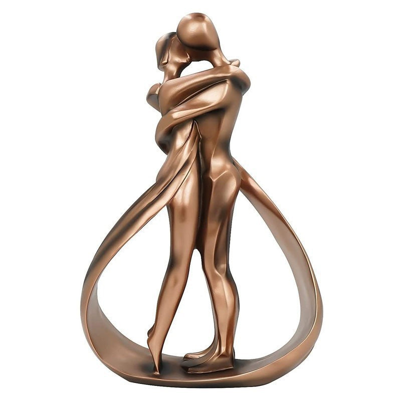 Romantic Lovers Embrace Statue | Bowlift