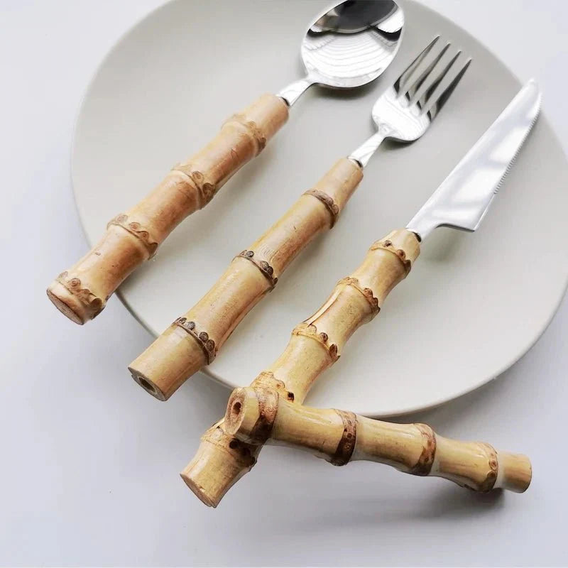 BowLift | Bamboo Handle Cutlery Set Made of Stainless Steel