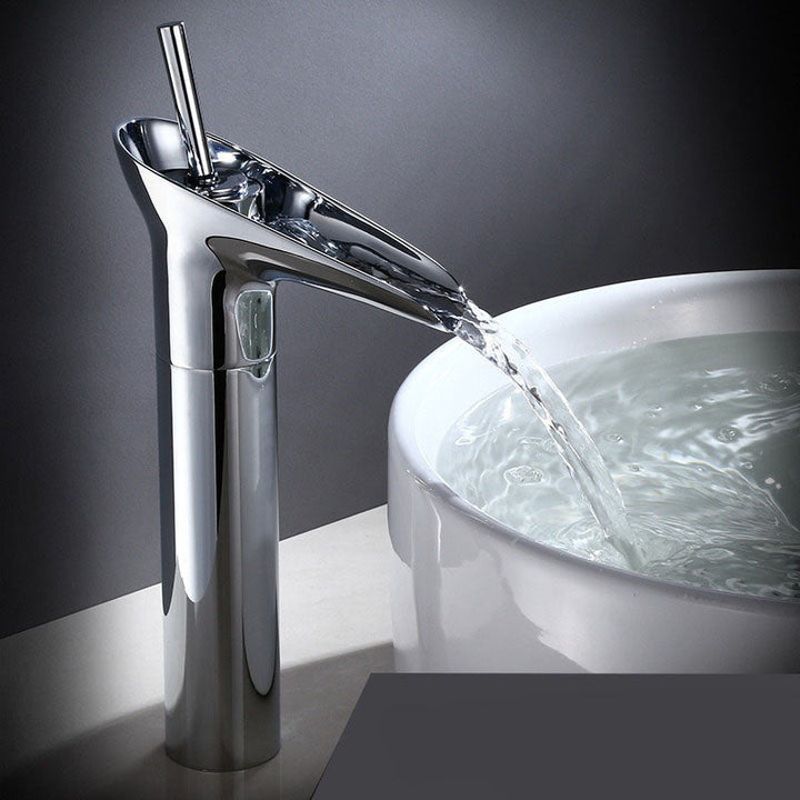 BowLift | AquaVintura Antique waterfall bathroom faucet | Brass fitting with single lever mixer | Hot & cold water | Bronze look