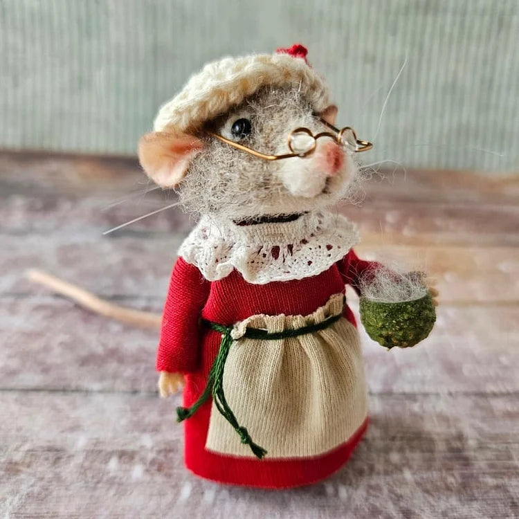 BowLift | Handmade Felted Mouse Decoration | Eco-Friendly Wool | Holiday Ornament & Gift