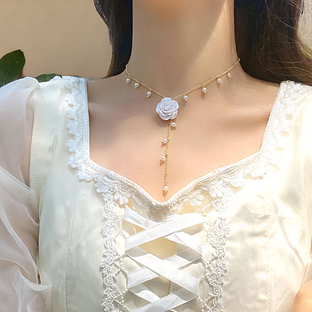 BowLift | Blanc La Floral Necklace