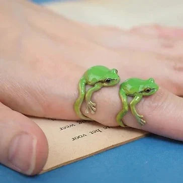 BowLift | FrogGlam - Elegant Tree Frog Ring & Earrings