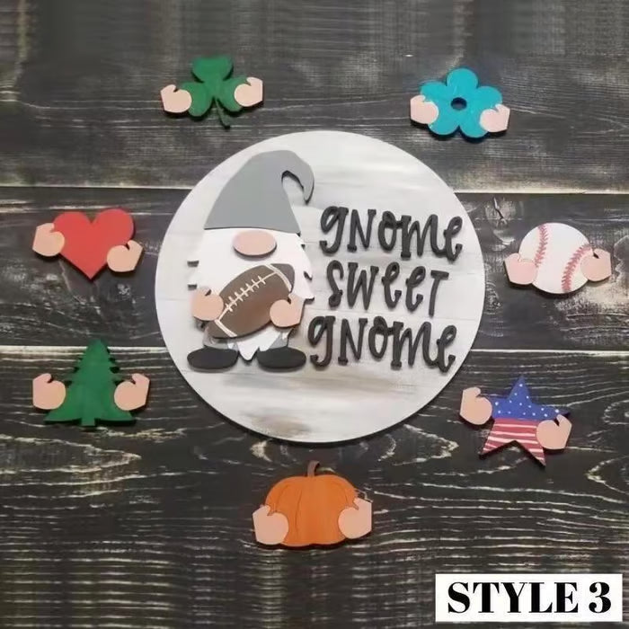 BowLift | The best Christmas decorationsInterchangeable welcome sign with wooden gnome