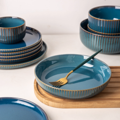 Anatoli 12-Piece Dinnerware Set Bowlift