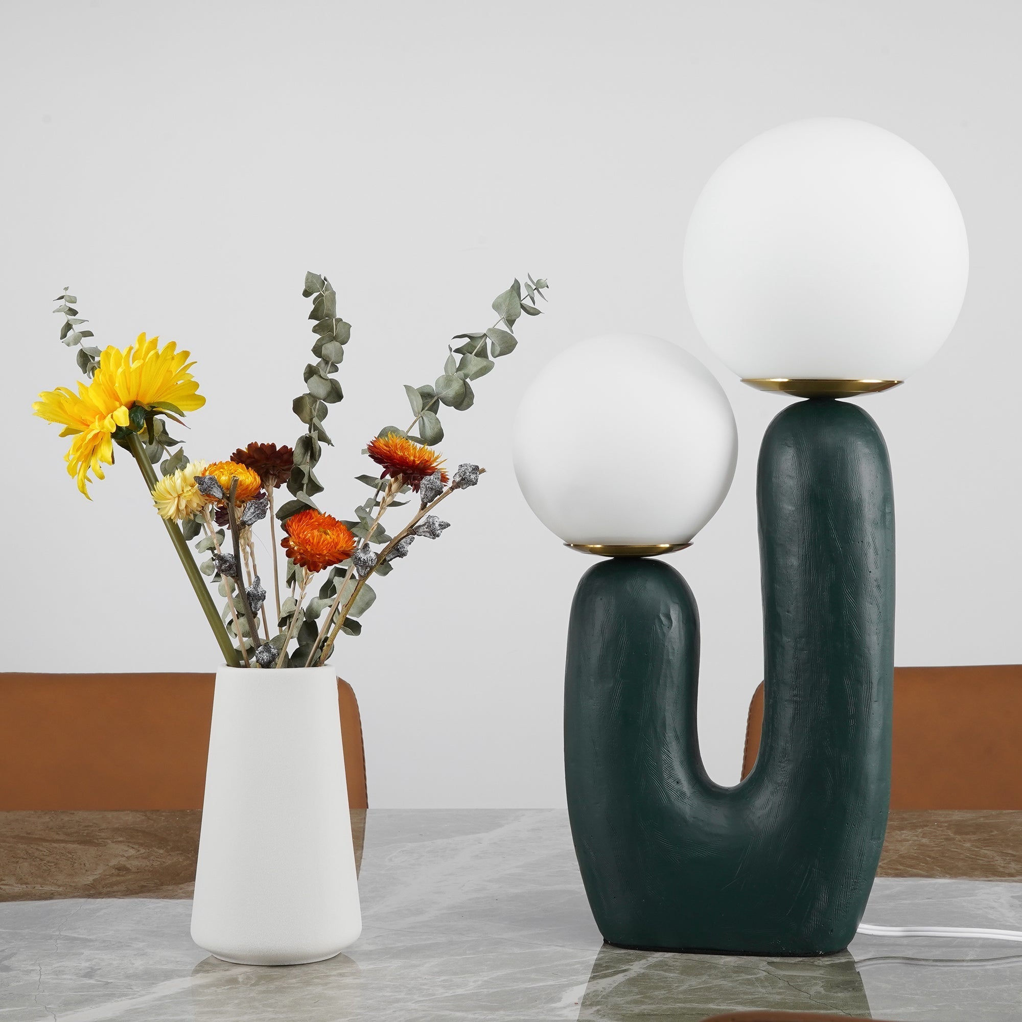 BowLift | Contemporary Style Table Lamp with Natural Accent