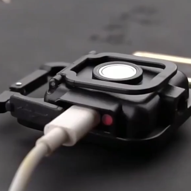 BowLift | LED Flashlight on Keychain – Light Always at Hand