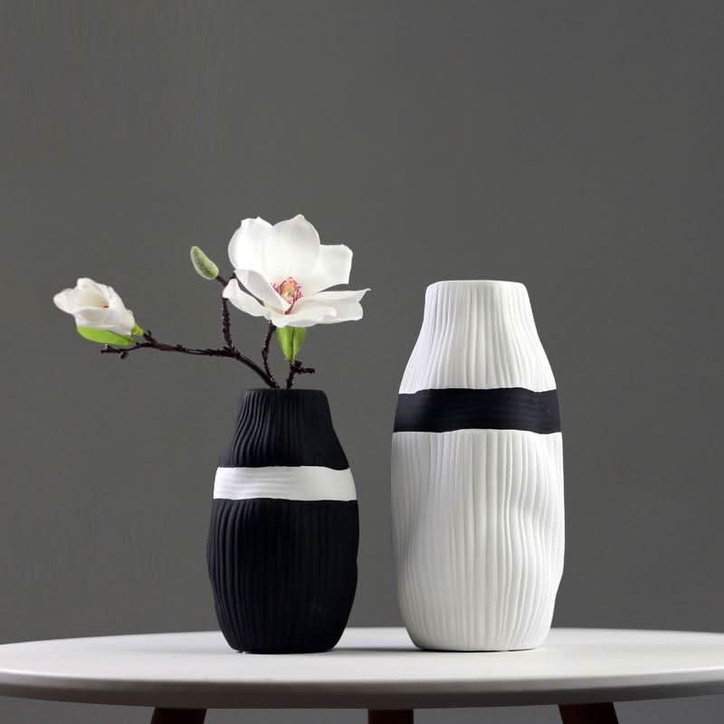 BowLift | HIKARIA – Elegant ceramic vase for modern accents