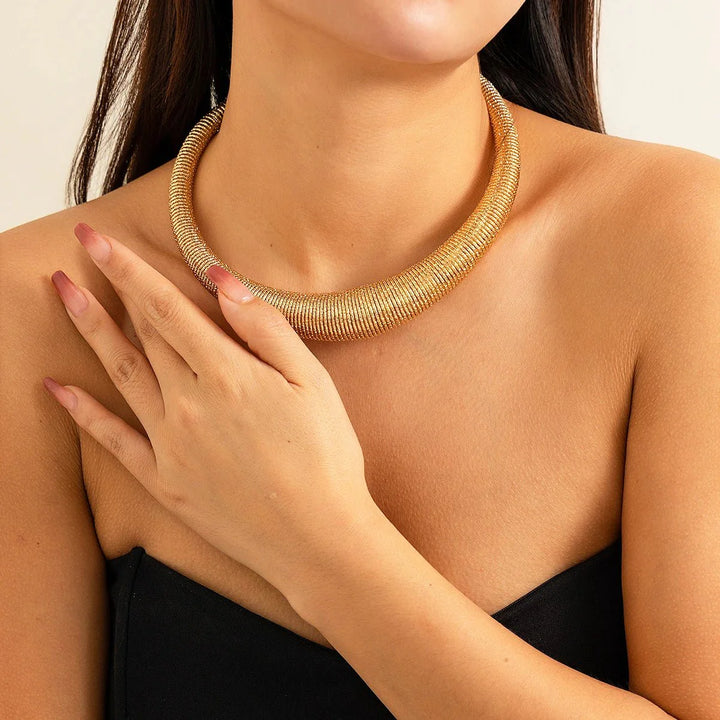 BowLift | Classy Chunky Textured Choker Necklace