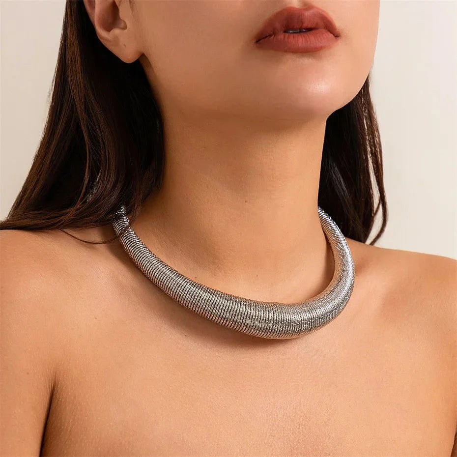 BowLift | Classy Chunky Textured Choker Necklace