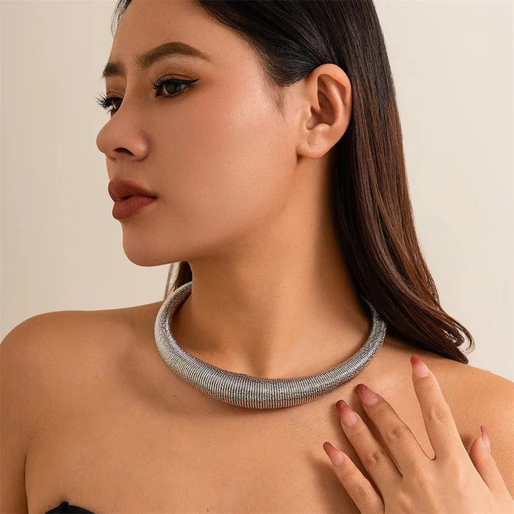 BowLift | Classy Chunky Textured Choker Necklace