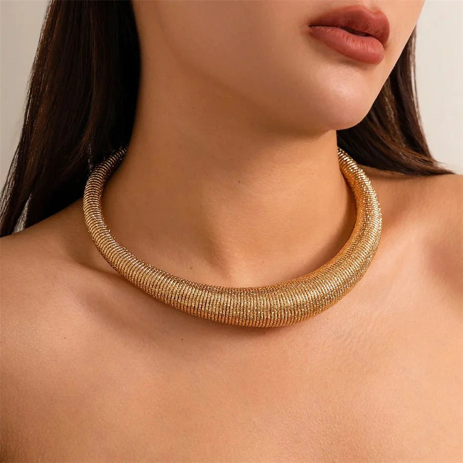 BowLift | Classy Chunky Textured Choker Necklace