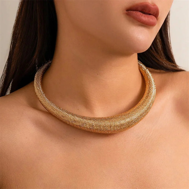 BowLift | Classy Chunky Textured Choker Necklace