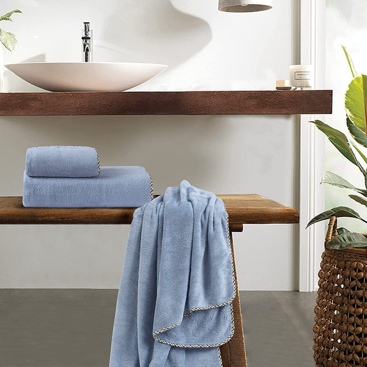 BowLift | Solenza Premium Bath Towel | Lightweight microfiber towel with fast-dry technology