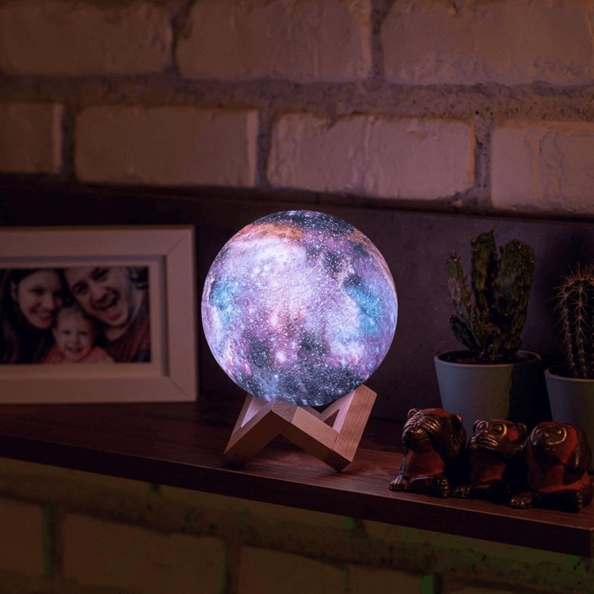 BowLift | CosmoShine – Multicolor Moon Night Light with Remote Control