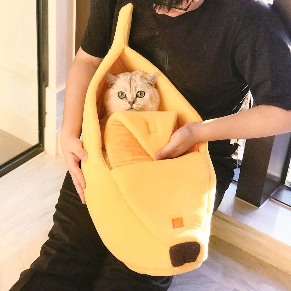 BowLift | Cozy Banana Pet Bed