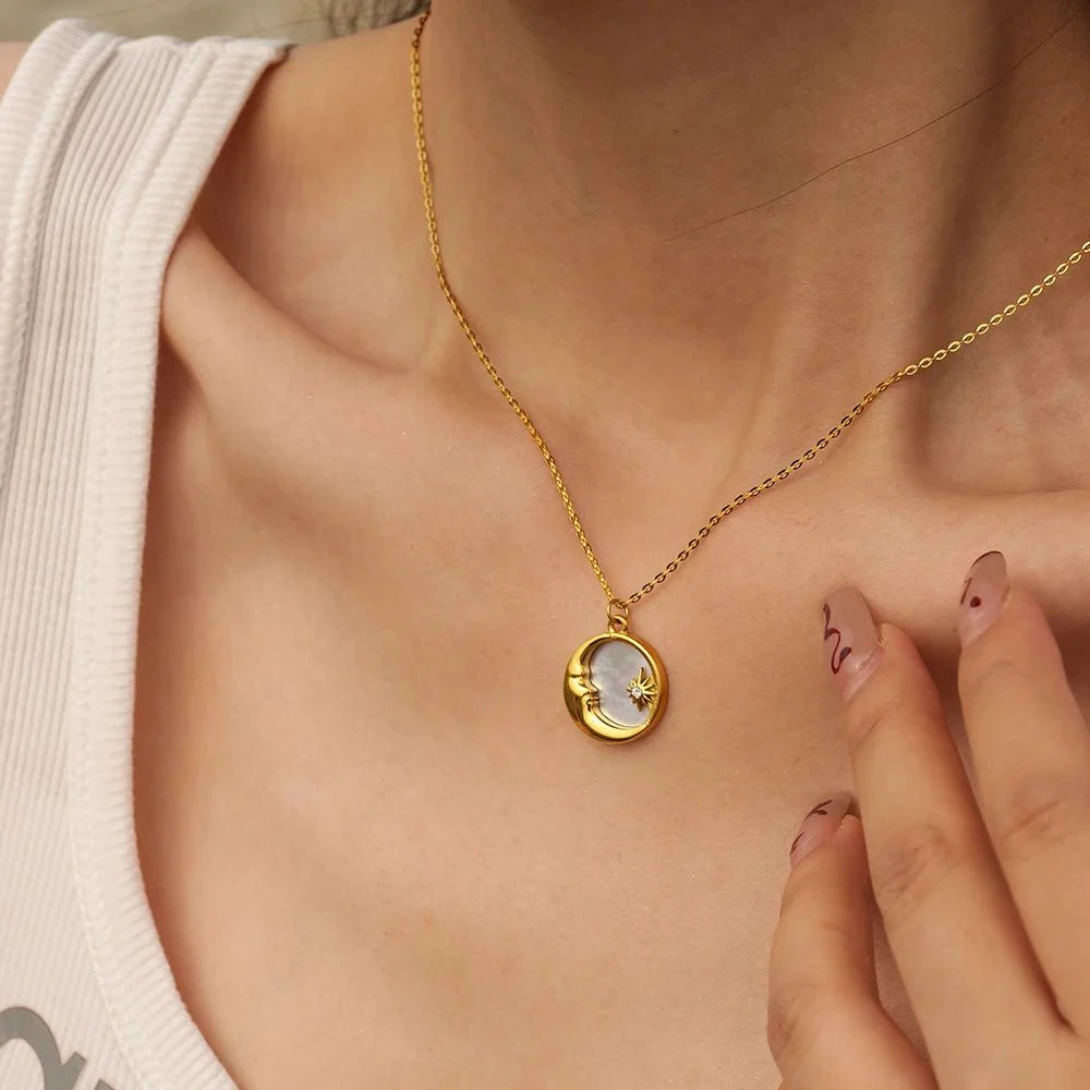 BowLift | Dainty Crescent Moon & Star Pendant Necklace